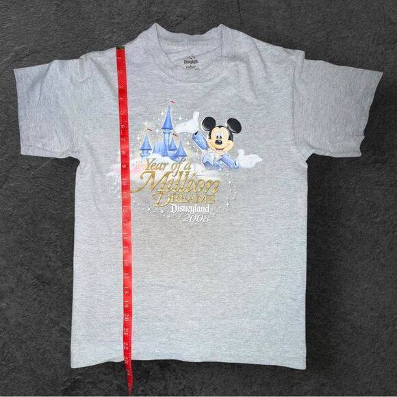 Disneyland Resort Vintage 2008 'Year of a Million Dreams' T-shirt Size Small - Picture 6 of 6